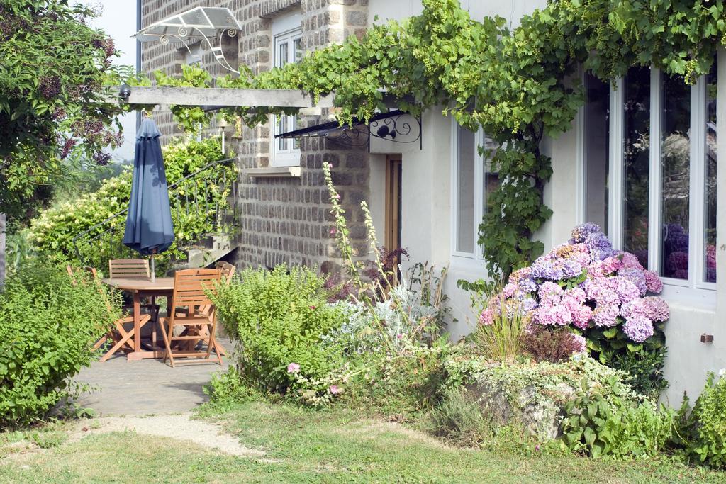 La Nesliere Chambres d'Hôtes Biologique Saint-Symphorien-des-Monts Extérieur photo